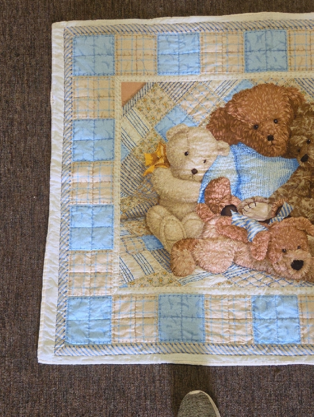 Teddy Bear Patchwork Baby Quilt - Blue & Cream 41x33 - Picture 4 of 8